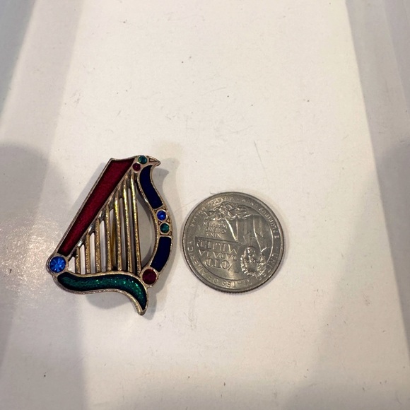 Jewelry - Vintage Gold Tone Celtic Harp with Multicolor Shape Rhinestones Pin Brooch
